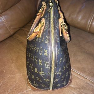 Louis Vuitton Alma PM
